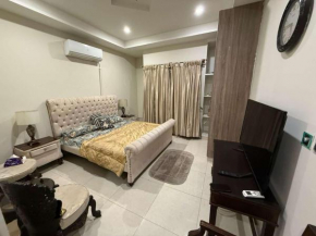 1 bed luxury furnished apartment